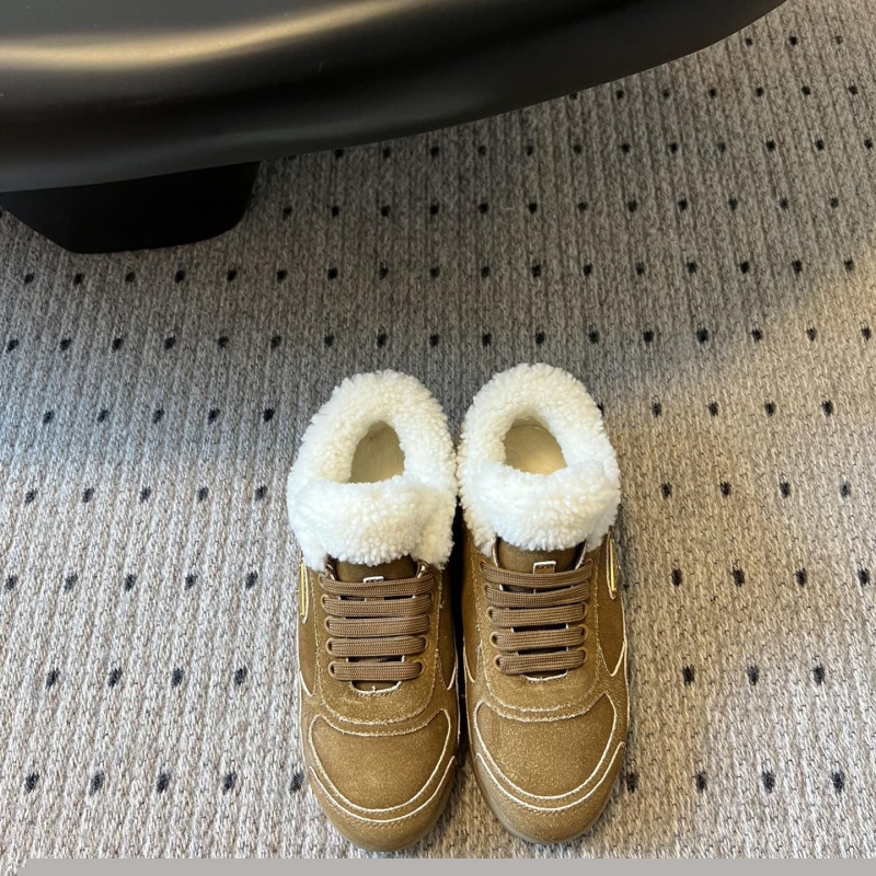Pra*a casual shoes